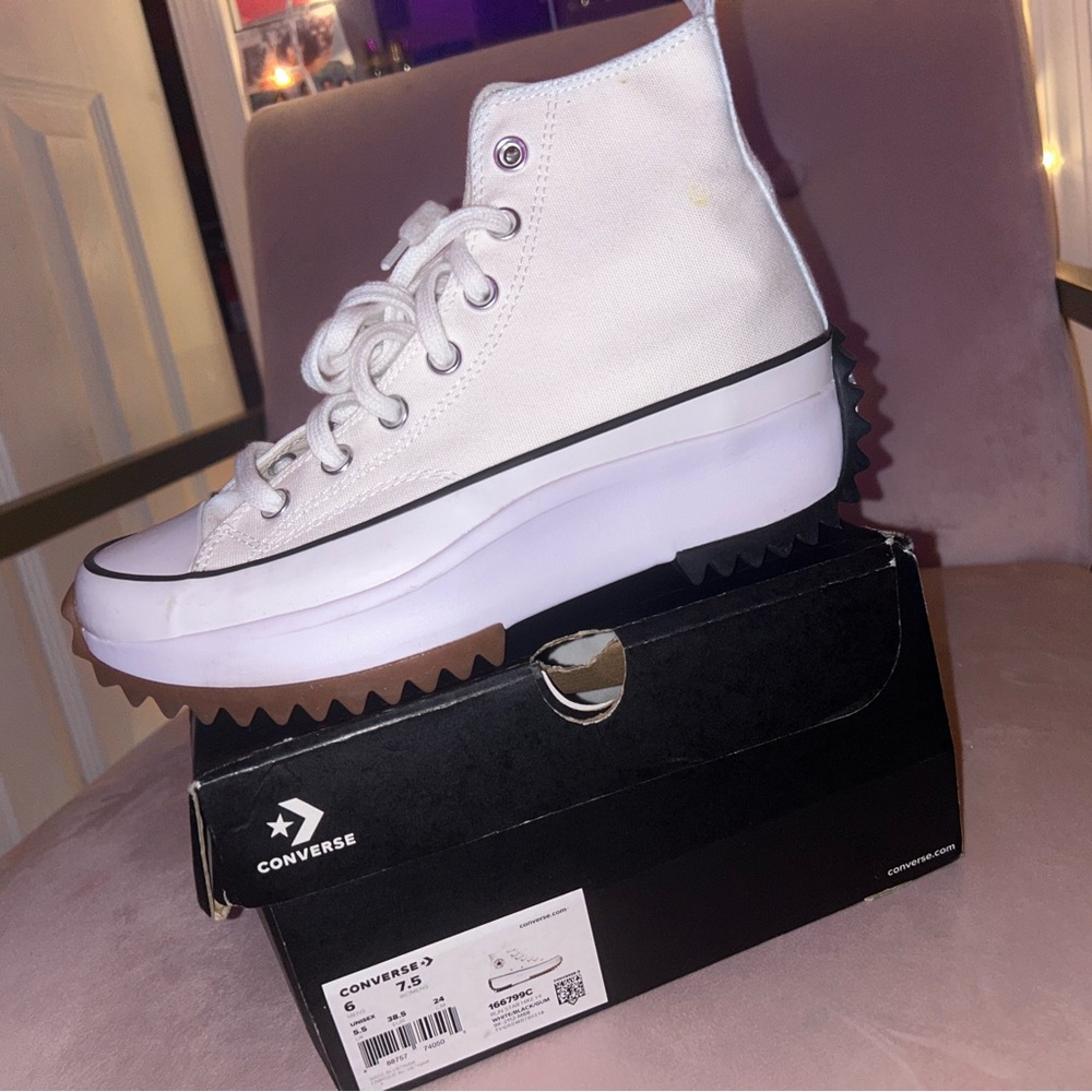 Women’s platform converse